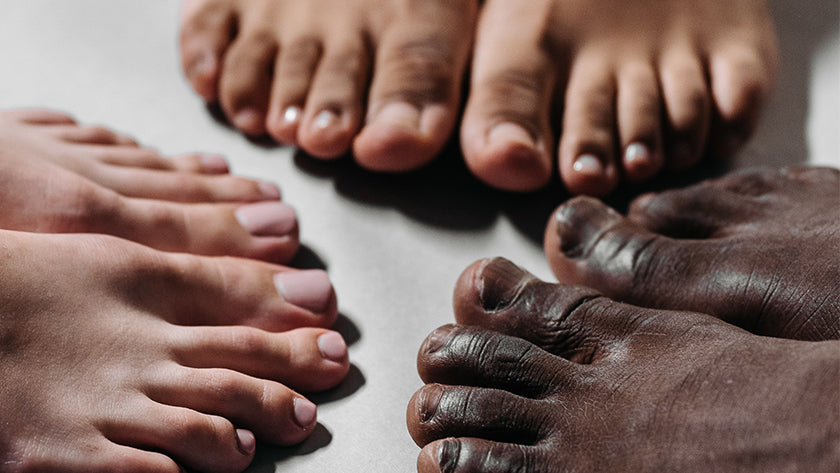 Can fungal spread on your own feet