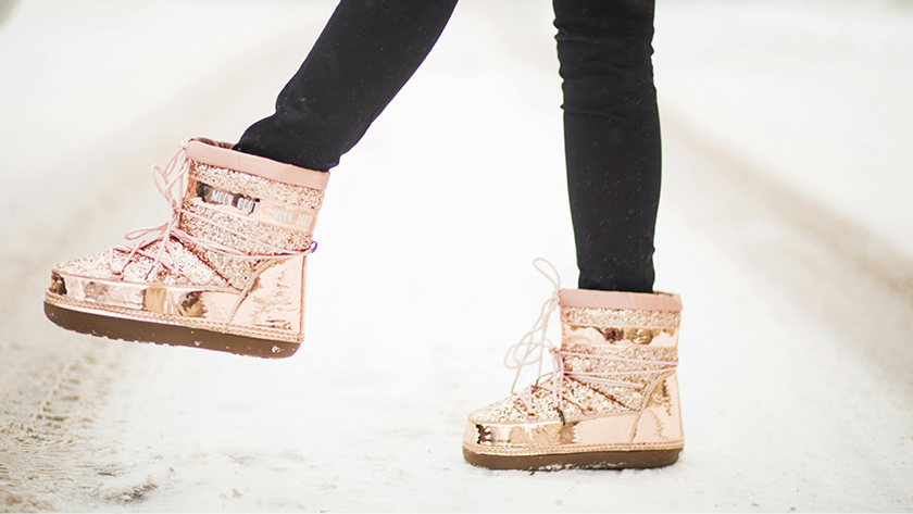 How to Prevent Foot and Nail Infections During Winter